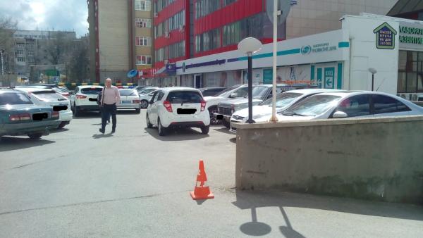 В Ставрополе на парковке иномарка сбила ребенка